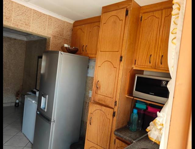 3 BEDROOM HOUSE FOR SALE IN GEELHOUTPARK